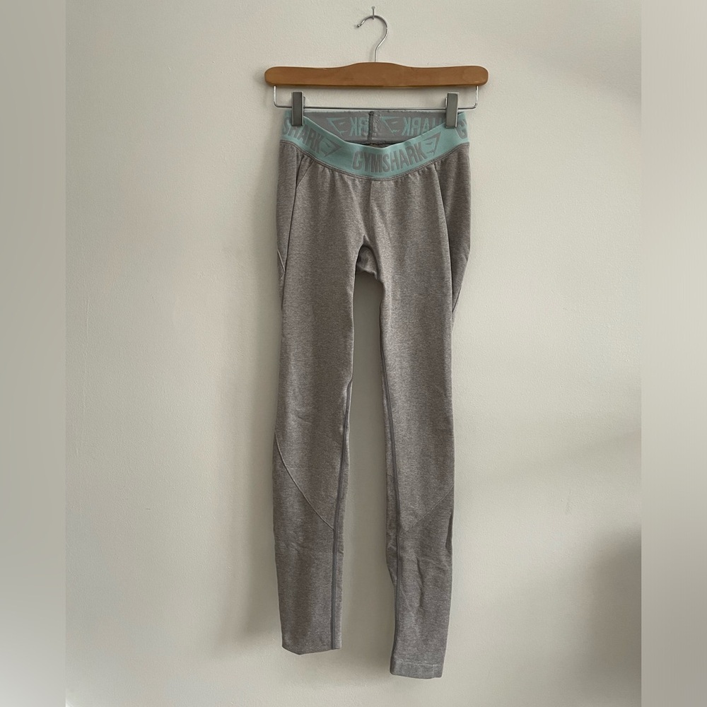 🦋3/$50 Gymshark Gray Blue Flex Leggings